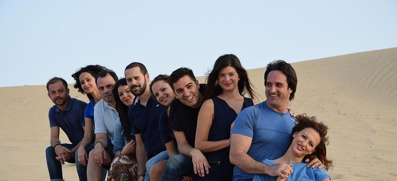 Μια ελληνική θεατρική ομάδα κάνει παραστάσεις στο Ντουμπάι